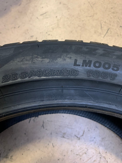 BRIDGESTONE BLIZZAK LM005 BSW P 255 45 20 105V XL WINTER TIRE 14398