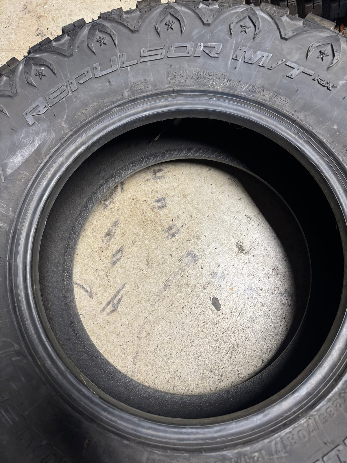 RBP REPULSOR M/T RX BSW LT 285 70 17 121/118Q 10PLY MUD TERRAIN TIRE RBPST1770020
