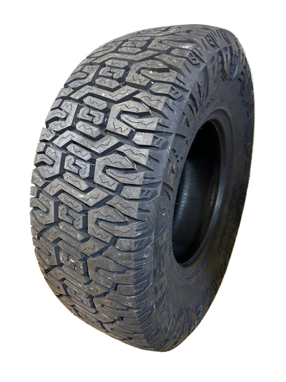 RADAR RENEGADE A/T PRO BSW LT 35 12.5 17 121R 10PLY ALL TERRAIN TIRE RACSTH0003