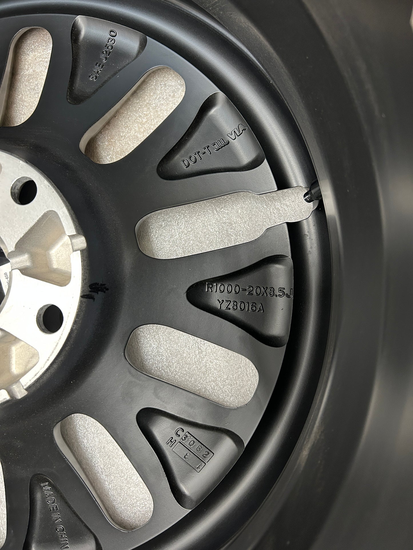 TEAM 1EV R1000 ADVENTURE 10 SPOKE 20X8.5 ET48 5X5.5 FLOW FORGED WHEELS FOR RIVIAN R1T / R1S