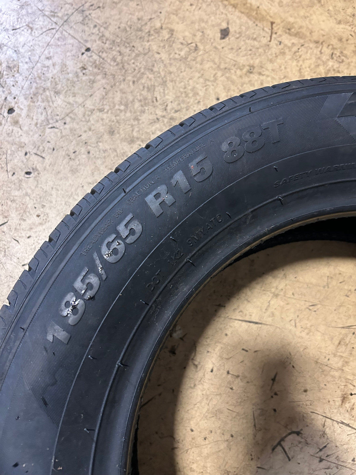KUMHO SOLUS TA51A BSW P 185 65 15 88T ALL SEASON TIRE 2285833
