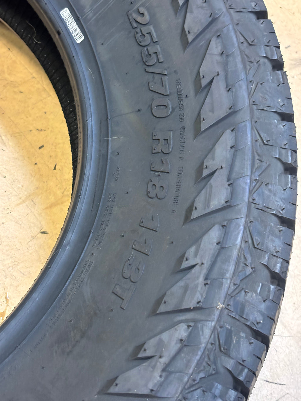 KUMHO ROAD VENTURE AT52 BSW P 255 70 18 113T ALL TERRAIN TIRE 2289983