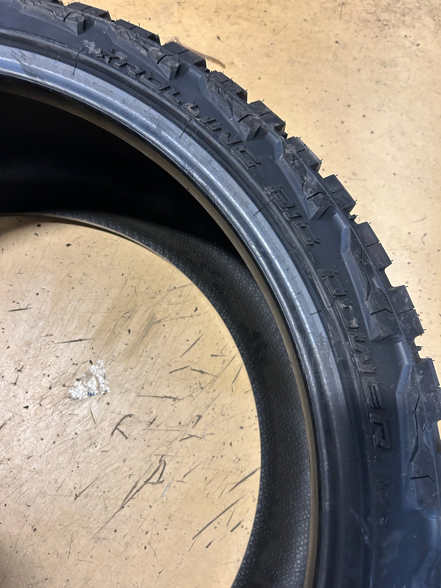 RBP REPULSOR R/T BSW P 285 40 24 112H XL RUGGED TIRE RBPSTRT2440010