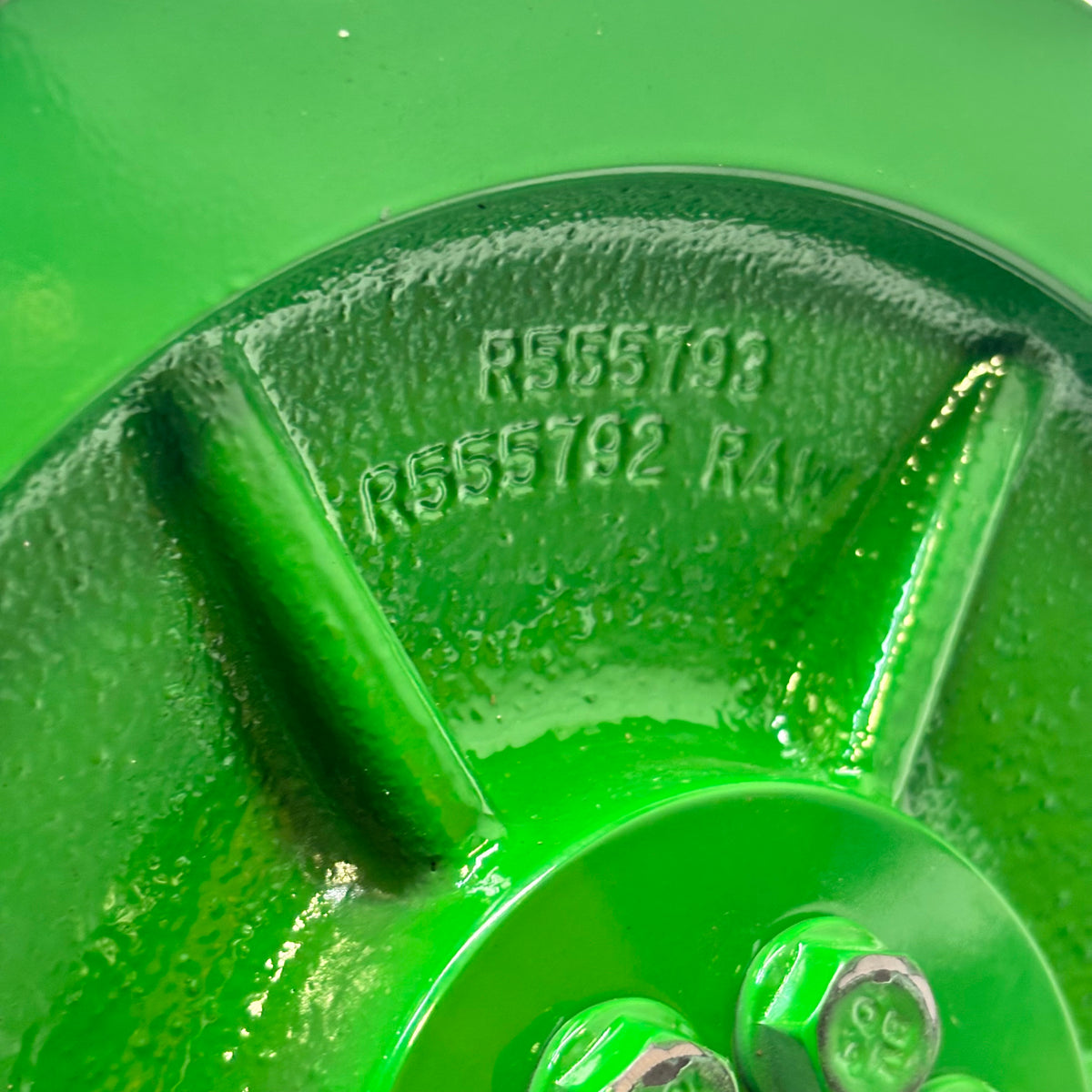 JOHN DEERE ENGINE FAN DRIVE RE578435