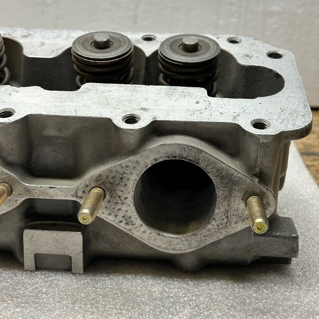PORSCHE 928 S2 4.7L V8 CYLINDER HEAD MISSING PARTS 9281043483R