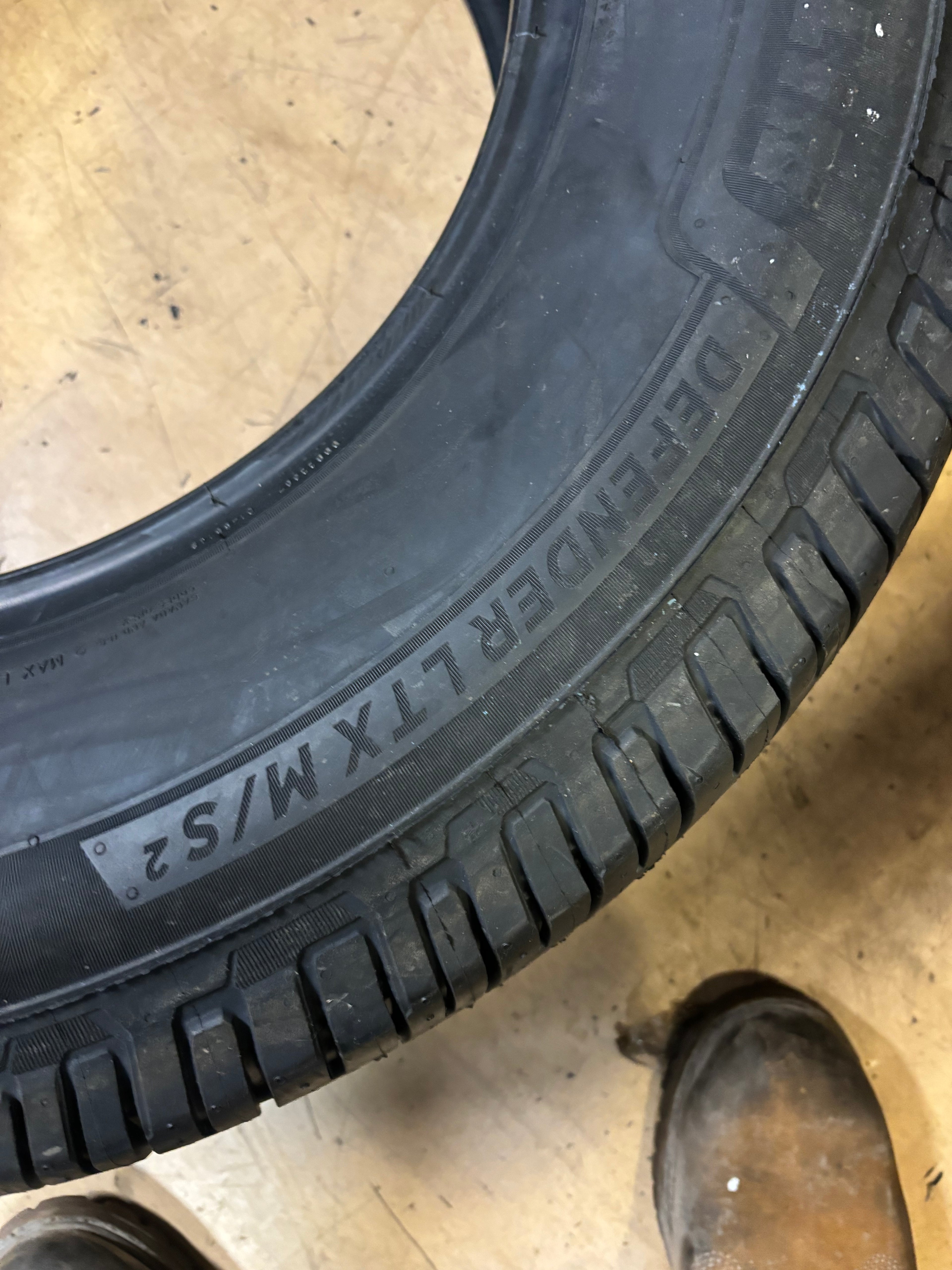 MICHELIN DEFENDER LTX M/S 2 BSW P 275 65 18 116T ALL SEASON TIRE 09590