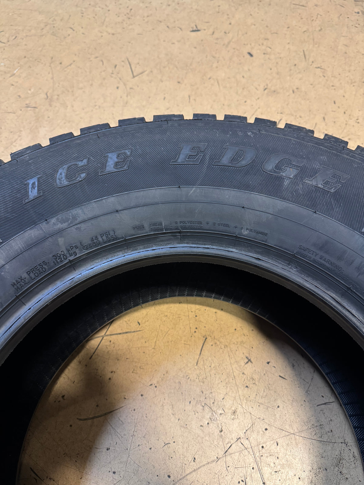 SUMITOMO ICE EDGE BSW P 265 70 16 112T WINTER TIRE EDG93