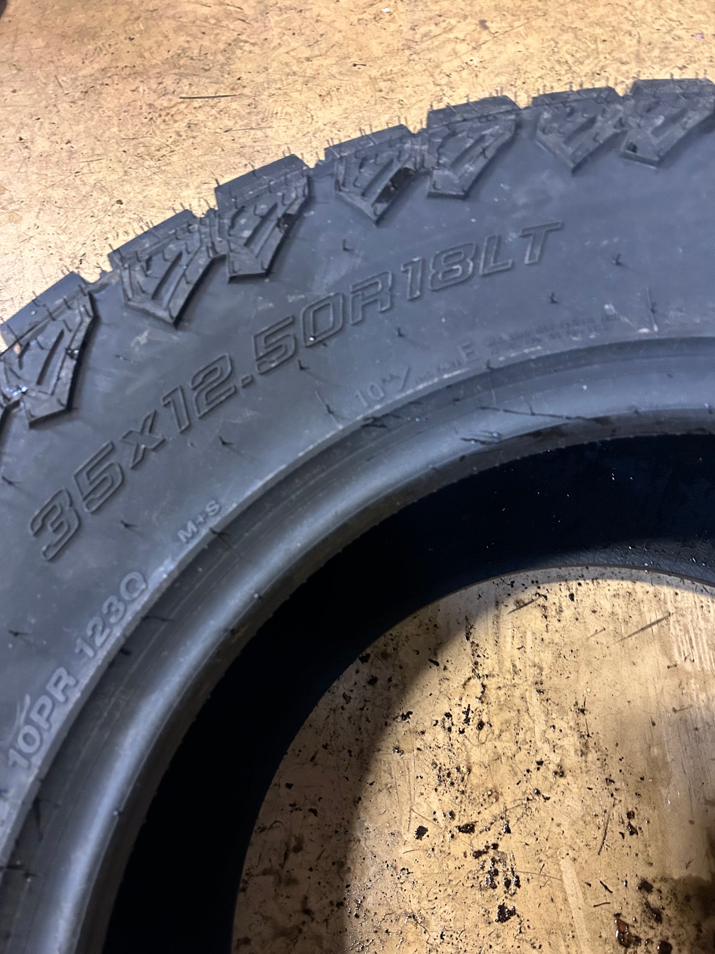 ATLANDER ROVERCLAW R/T BSW LT 35 12.5 18 123Q 10PLY RUGGED TERRAIN TIRE ATL1920