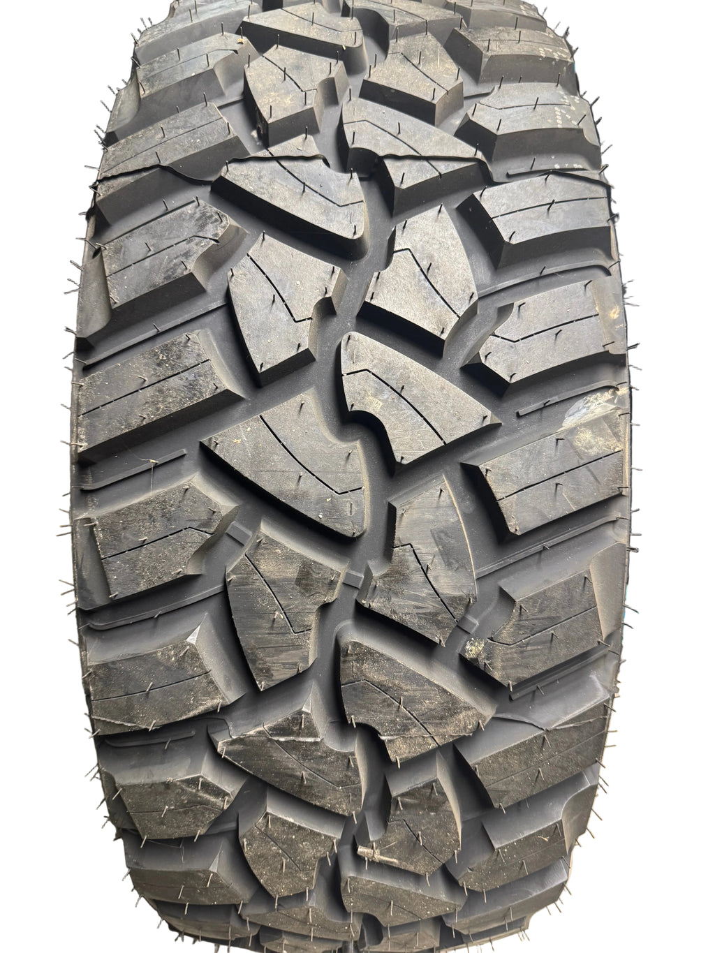 FURY COUNTRY HUNTER MT II BSW LT 37 13.5 17 131Q 10PLY MUD TERRAIN TIRE FCHII37135017A