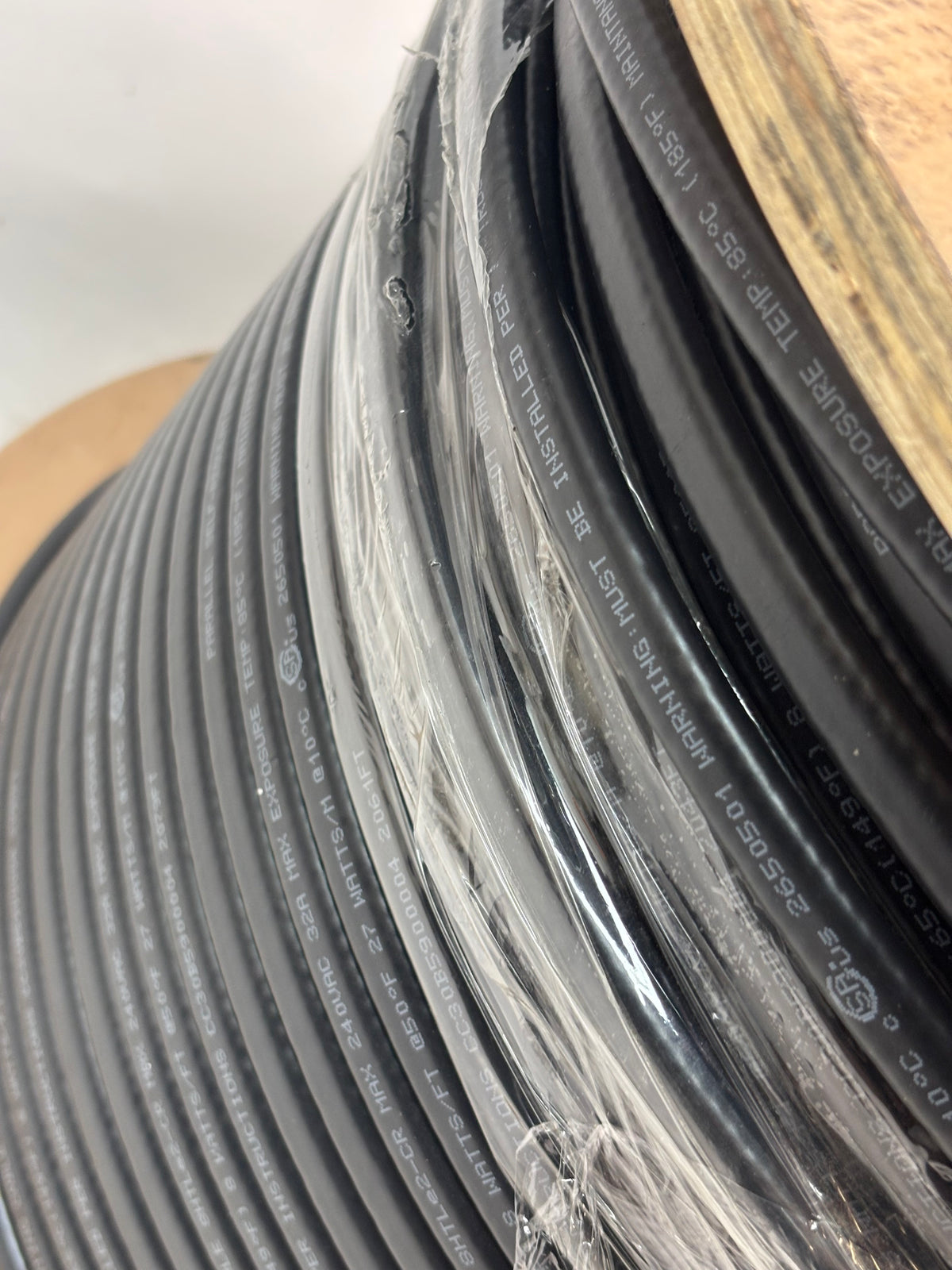 PARALLEL SELF REGULATING HEATING CABLE 8HTLe2-CR 1200 FT 70LBS