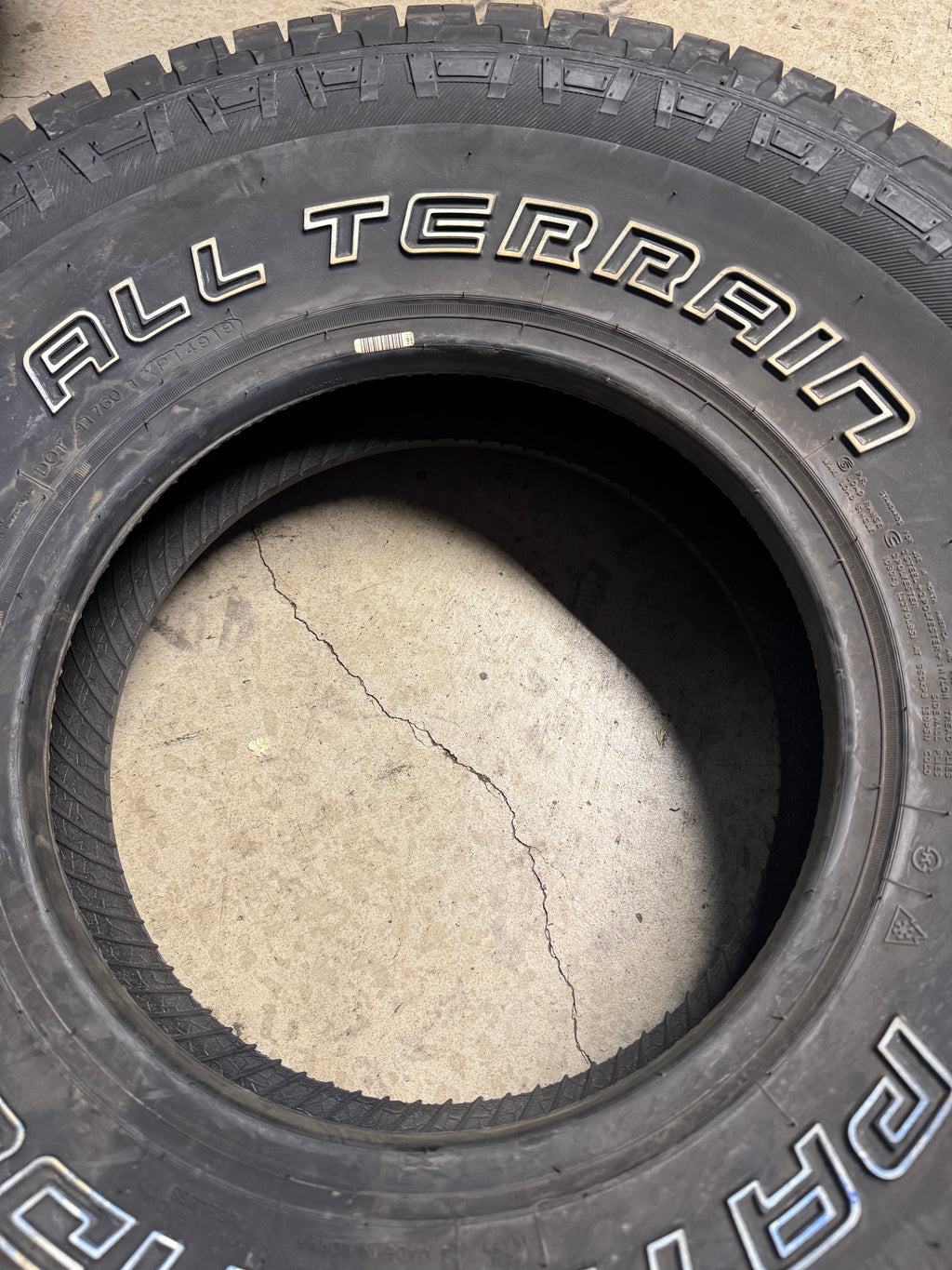 2 NOS PATHFINDER ALL TERRAIN OWL LT 31 10.5 15 109S 6PLY TIRE 2020518