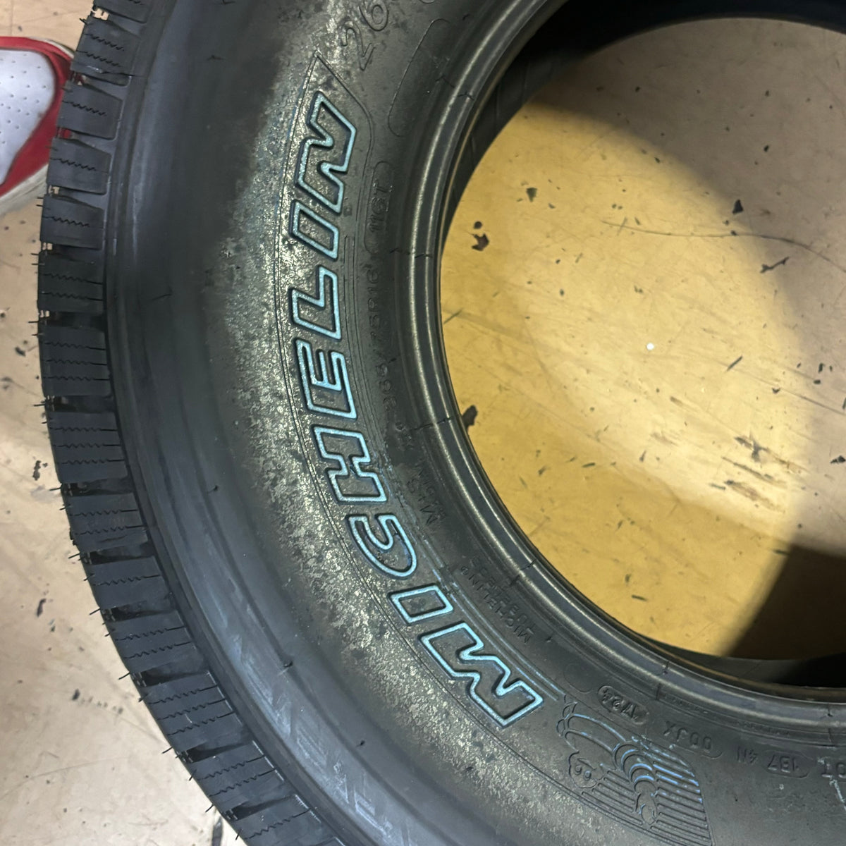 MICHELIN DEFENDER LTX M/S RWL P 265 75 16 116T HIGHWAY TIRE 99123