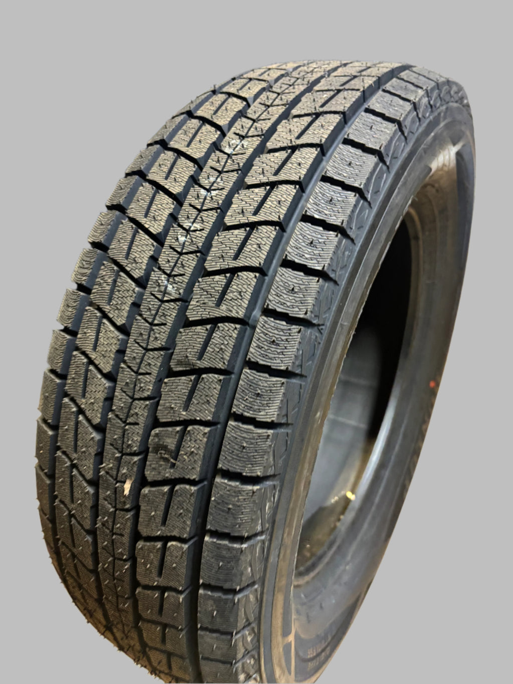 4 NOS DUNLOP WINTERMAXX SJ8 BSW P 245 60 18 105R WINTER TIRES 290124119