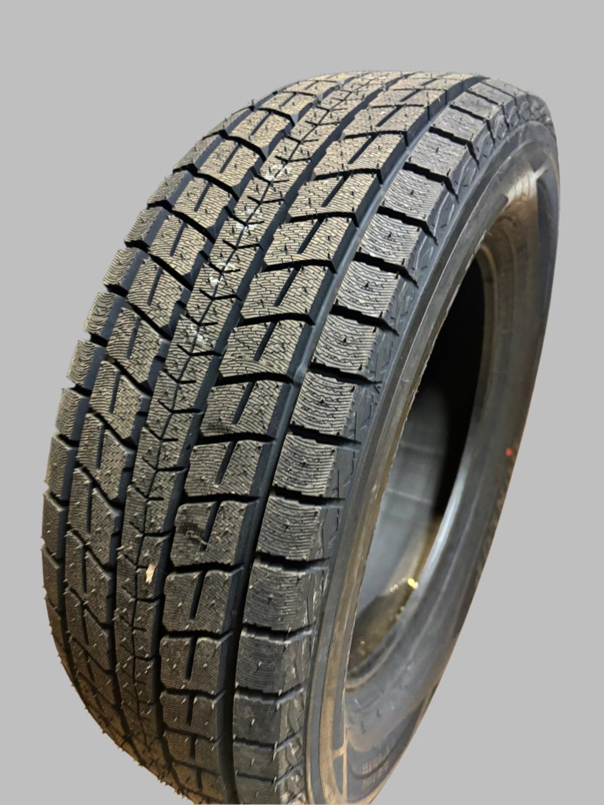 4 NOS DUNLOP WINTERMAXX SJ8 BSW P 245 60 18 105R WINTER TIRES 290124119