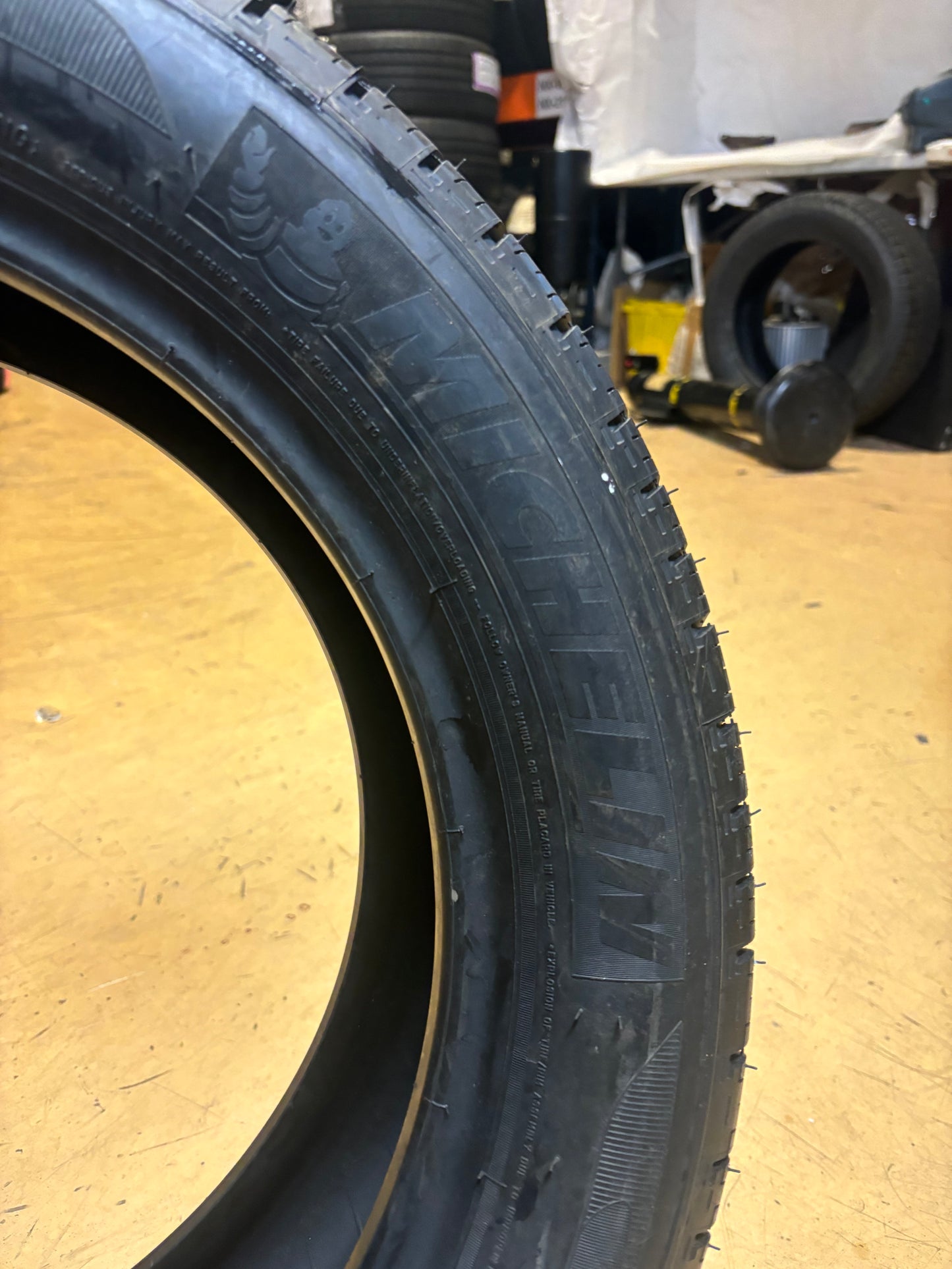 MICHELIN PRIMACY MXV4 P 215 55 17 93V SL ALL SEASON TIRE 08357