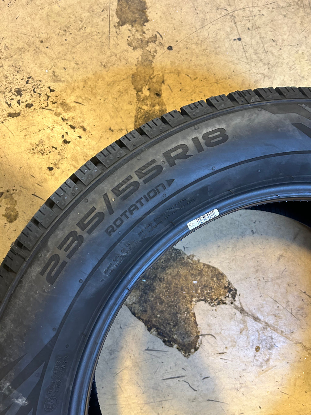 NOKIAN HAKKAPELIITTA R5 EV BSW P 235 55 18 104R XL WINTER TIRE T432212
