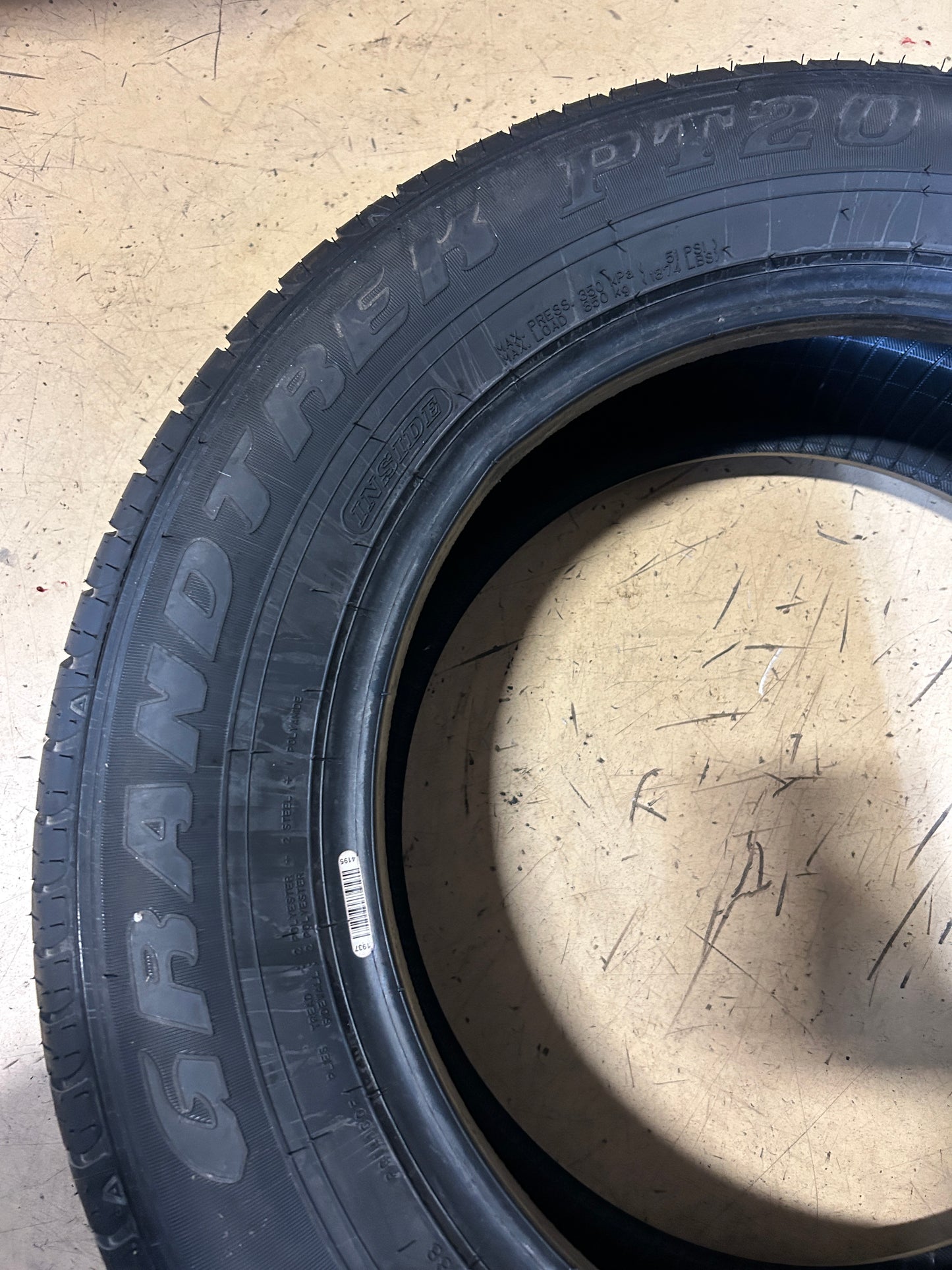 DUNLOP GRANDTREK PT20 BSW P 225 65 17 102H SL TOURING TIRE 57000440