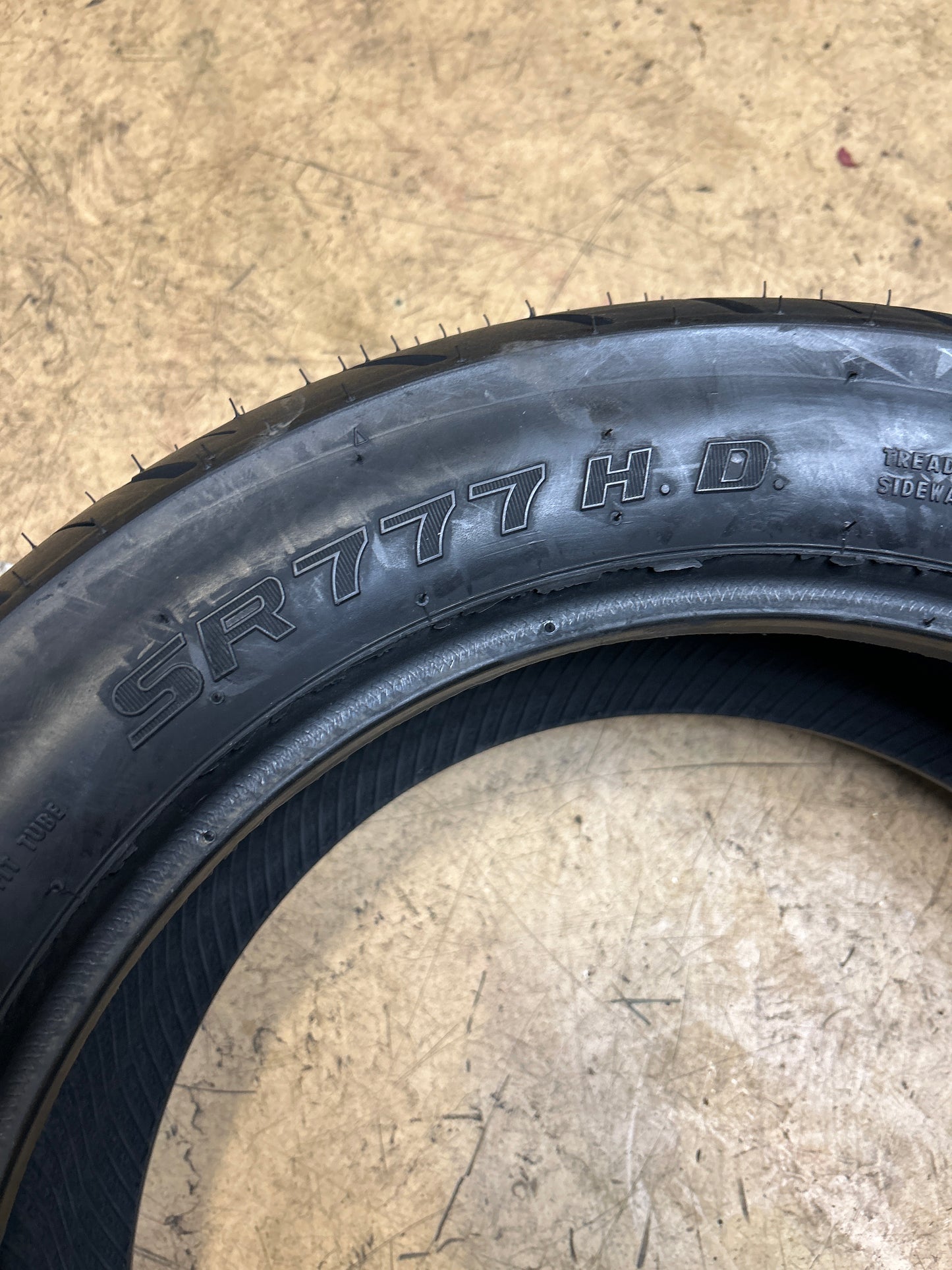 SHINKO SR777 HD BSW  180 70 15 82H REAR MOTORCYCLE TIRE 874614