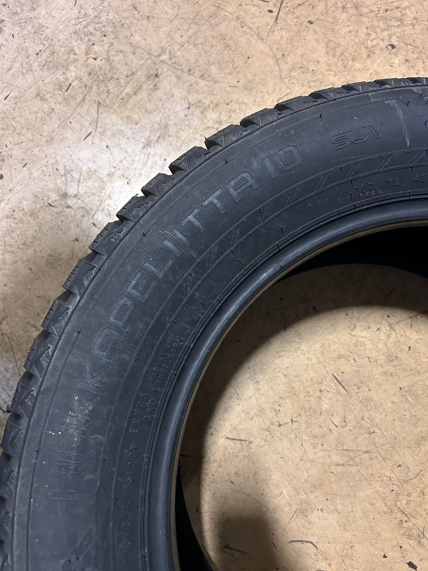 NOKIAN HAKKAPELIITTA 10 SUV STUDDED BSW P 255 55 18 109T XL WINTER TIRE TS32488