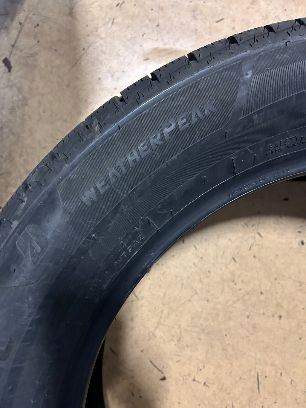 BRIDGESTONE WEATHERPEAK BSW P 255 55 20 107H ALL WEATHER TIRE 014258