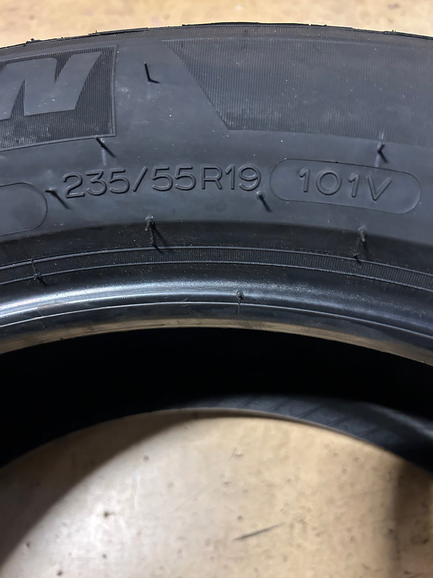 MICHELIN LATITUDE TOUR HP (N0) BSW P 235 55 19 101V N0 ALL SEASON TIRE 15474
