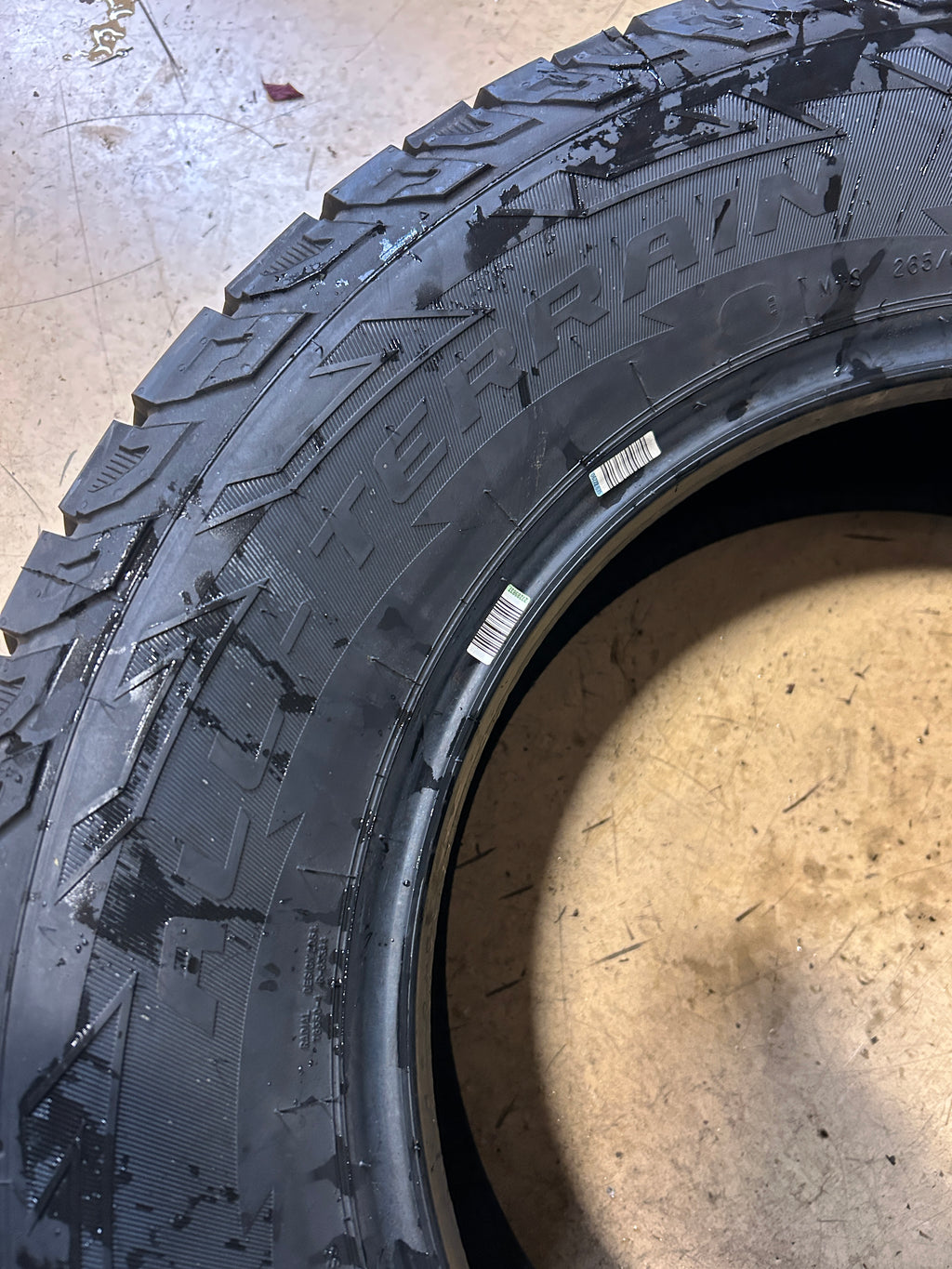 COOPER DISCOVERER ALL-TERRAIN BSW P 265 65 18 114T  TIRE 171158017