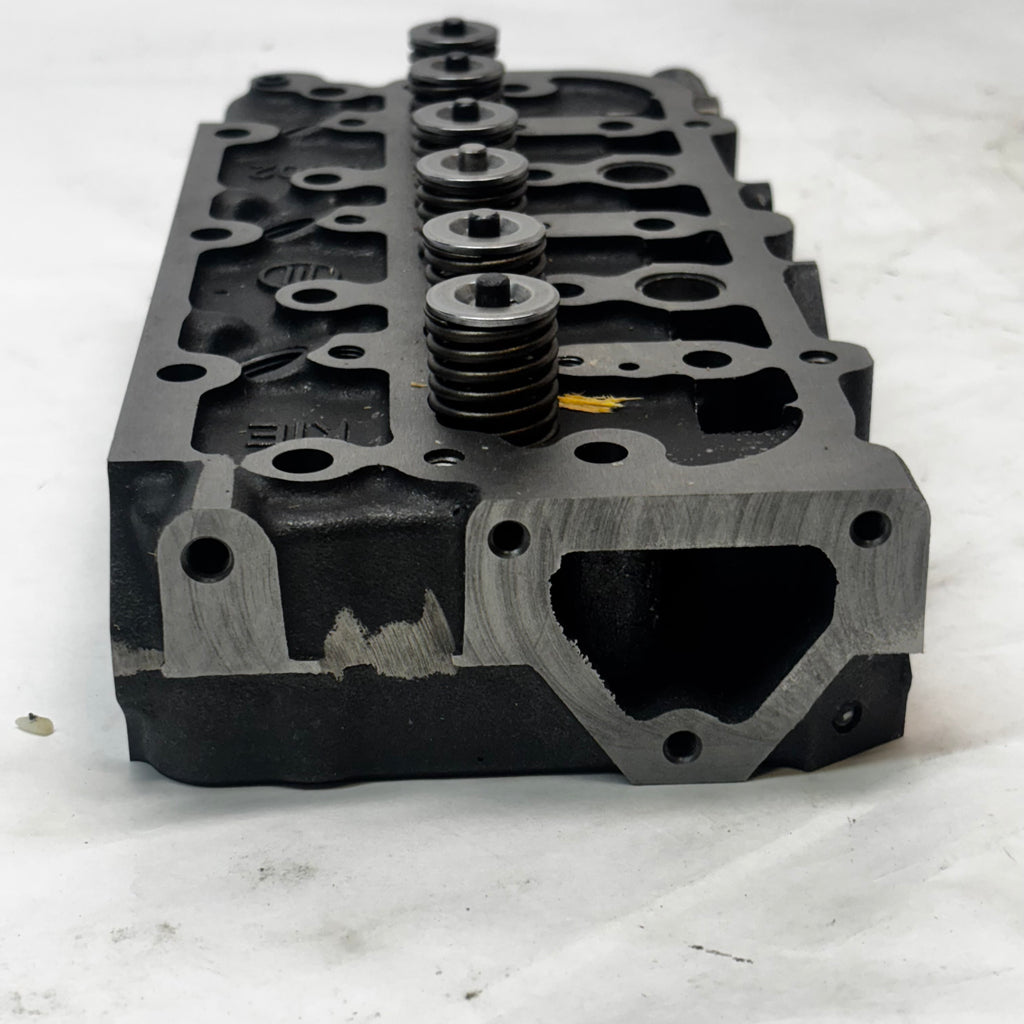 D902 COMPLETE CYLINDER HEAD WITH VALVES SPRING FOR KUBOTA D902