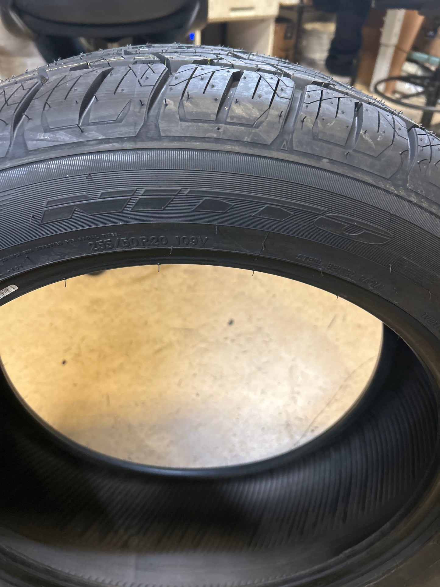 2 NITTO MOTIVO 365 BSW P 255 50 20 109V XL ALL SEASON TIRE 261340