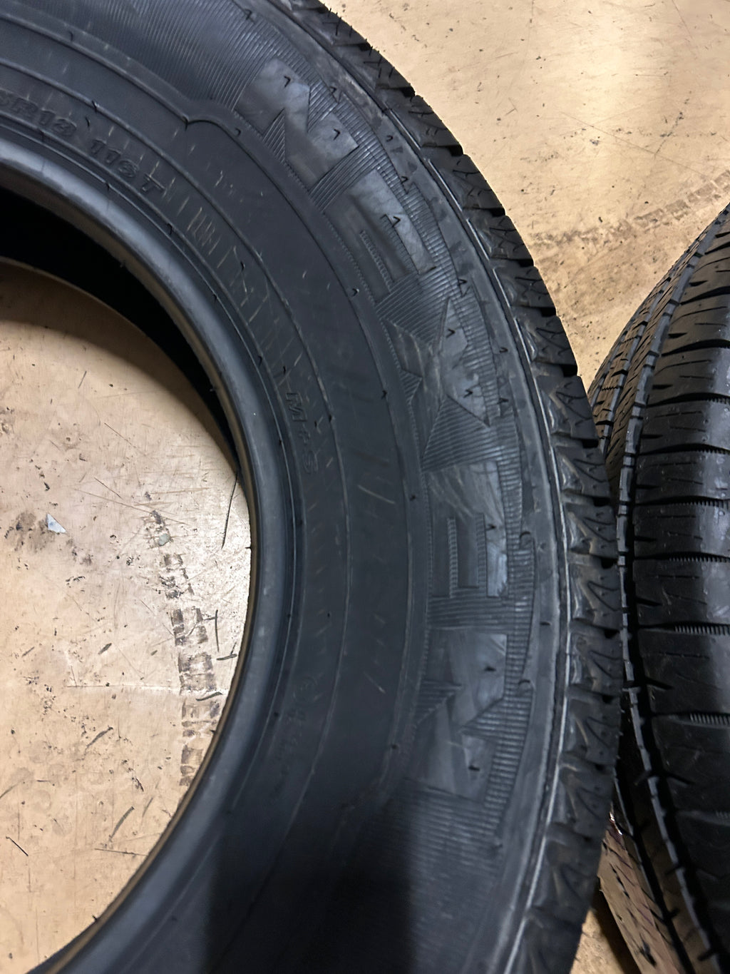 2 NOS NEXEN ROADIAN HTX RH5 BSW P 275 65 18 116T HIGHWAY TIRE 11720NXK