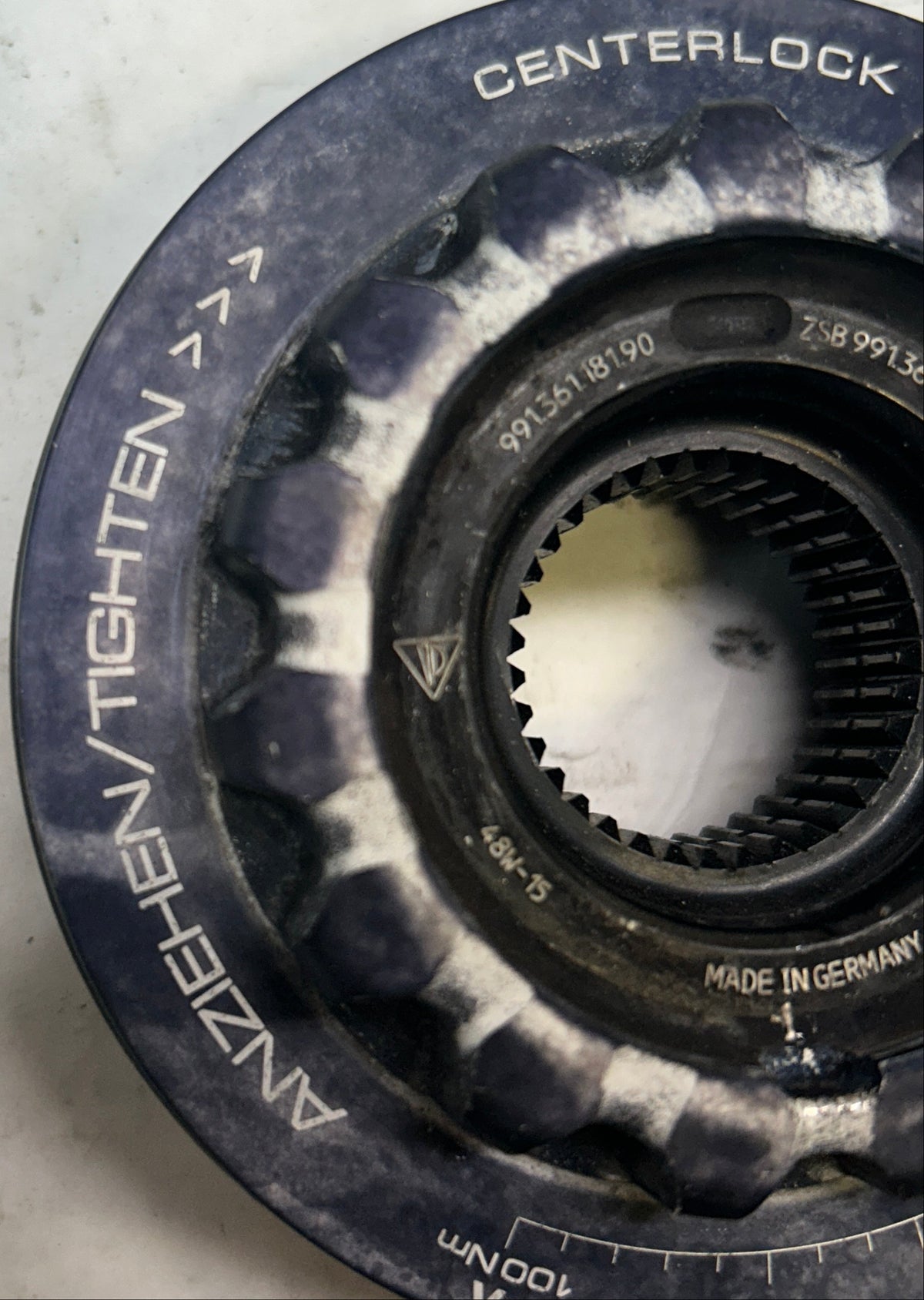 USED PORSCHE CENTER WHEEL LOCK 991 361 081 90