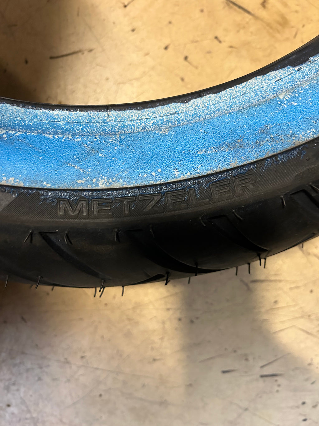 METZELER ME888 MARATHON ULTRA WW 130 80 17 65H FRONT TIRE 2407700