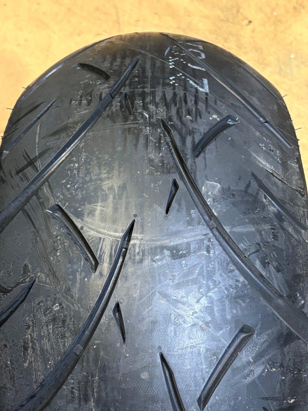 METZELER ME888 MARATHON ULTRA BSW 260 40 18 84V REAR MOTORCYCLE TIRE 2781500