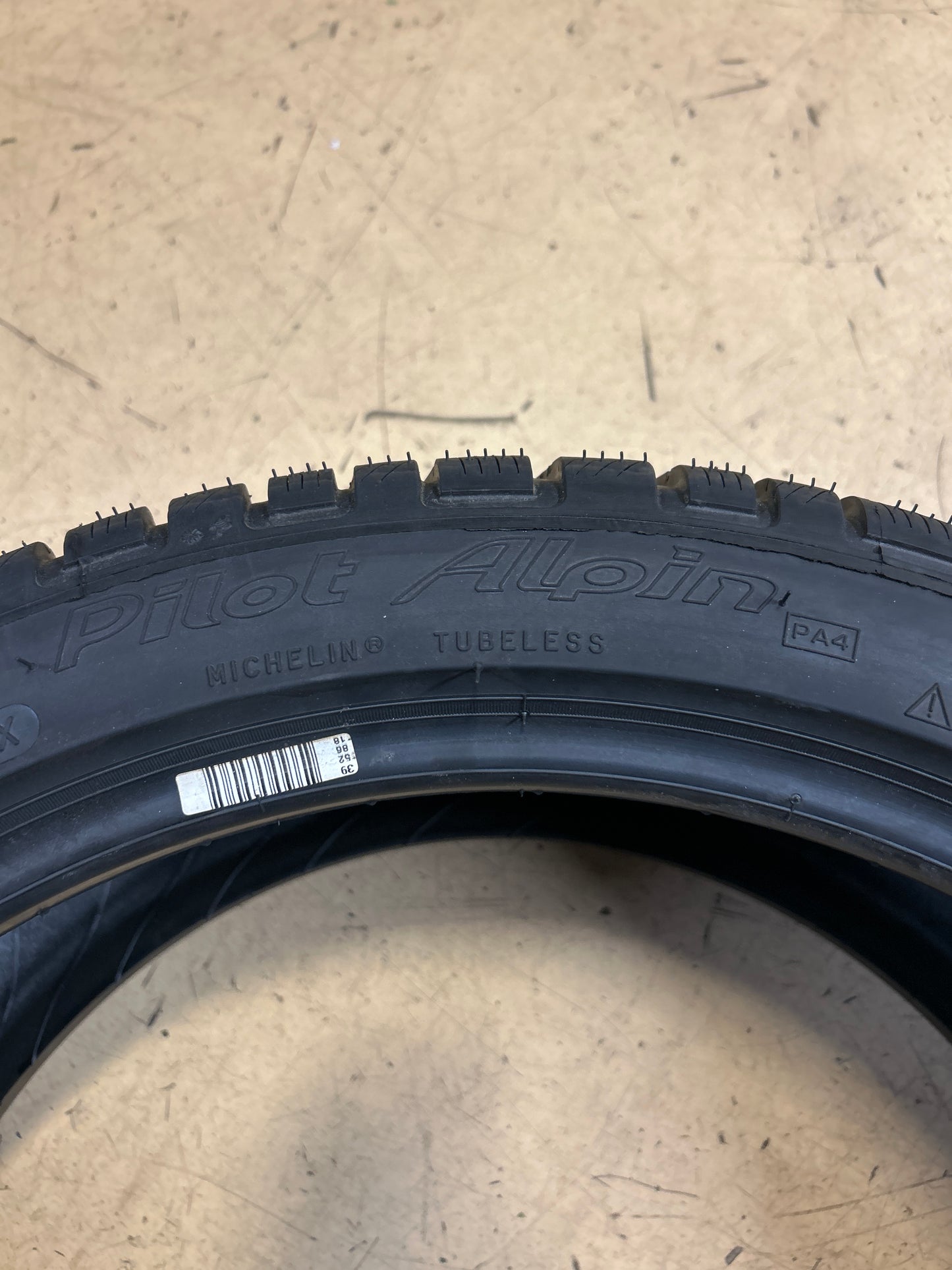 MICHELIN PILOT ALPIN PA4 MO BSW P 225 40 18 92V XL WINTER TIRE 18210
