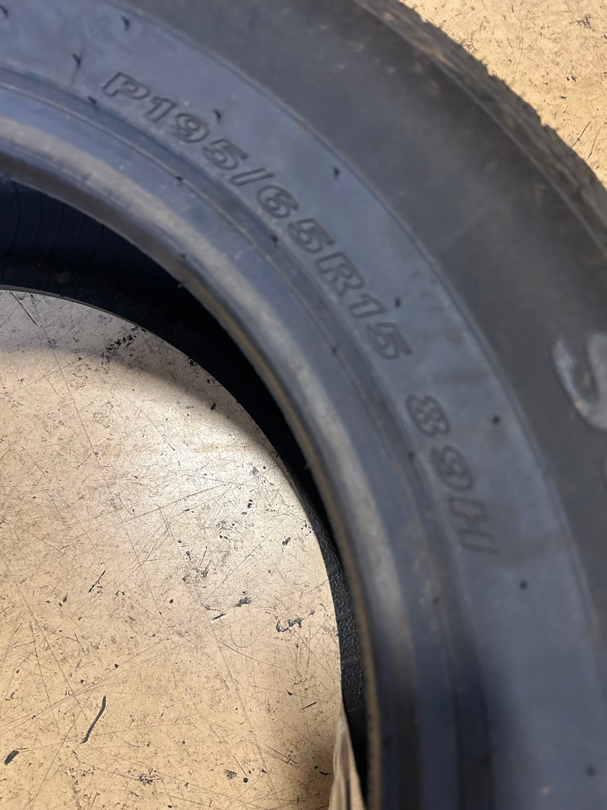 SCEPTOR 4XS BSW P 195 65 15 89H ALL SEASON TIRE RSX28