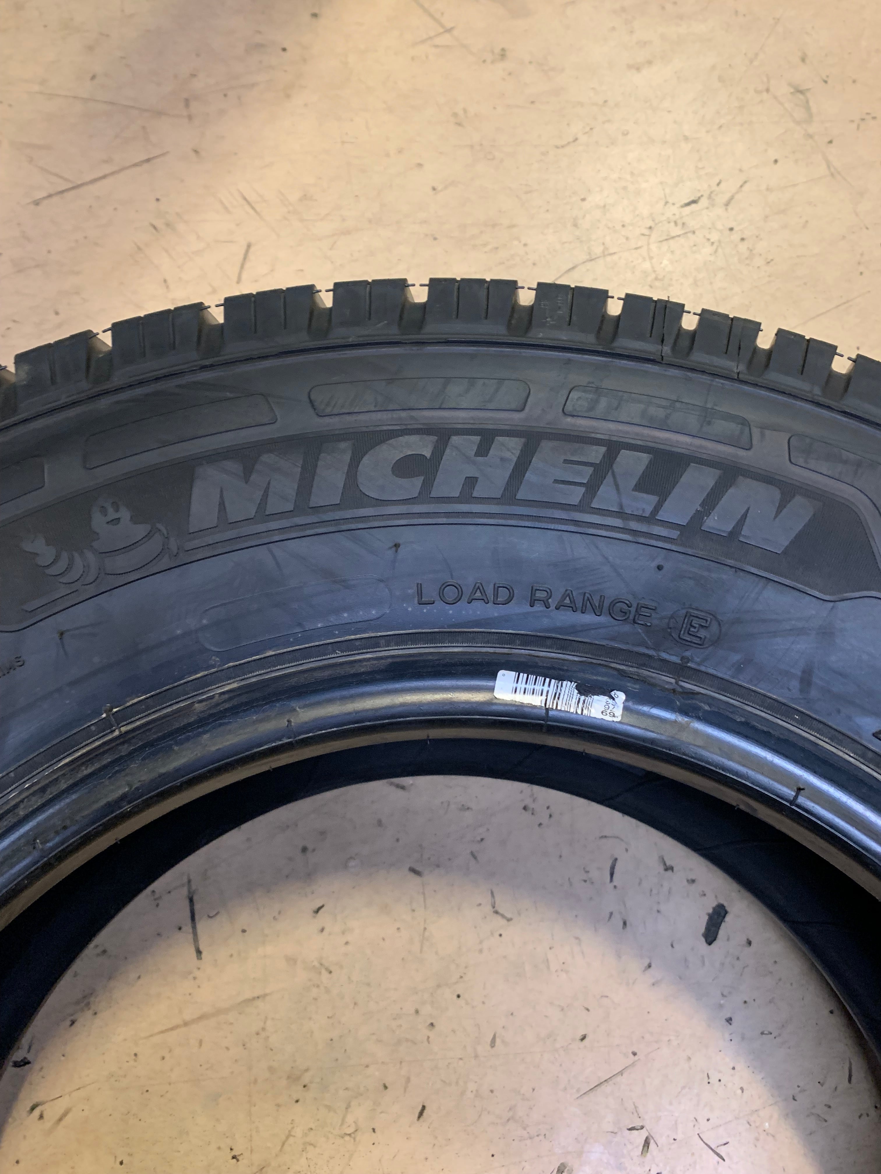 MICHELIN AGILIS CROSSCLIMATE BSW LT  225 75 16 115/112R 10PLY ALL SEASON TIRE 72022