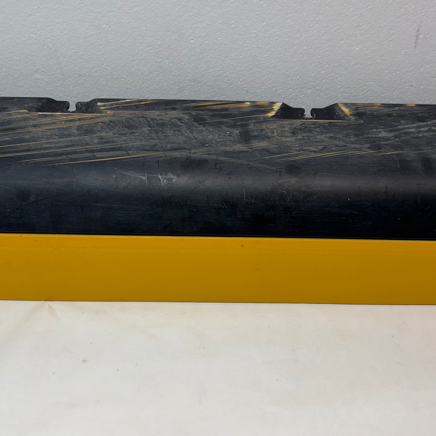 GENUINE PORSCHE RH ROCKER PANEL SPEED YELLOW 964 89-93