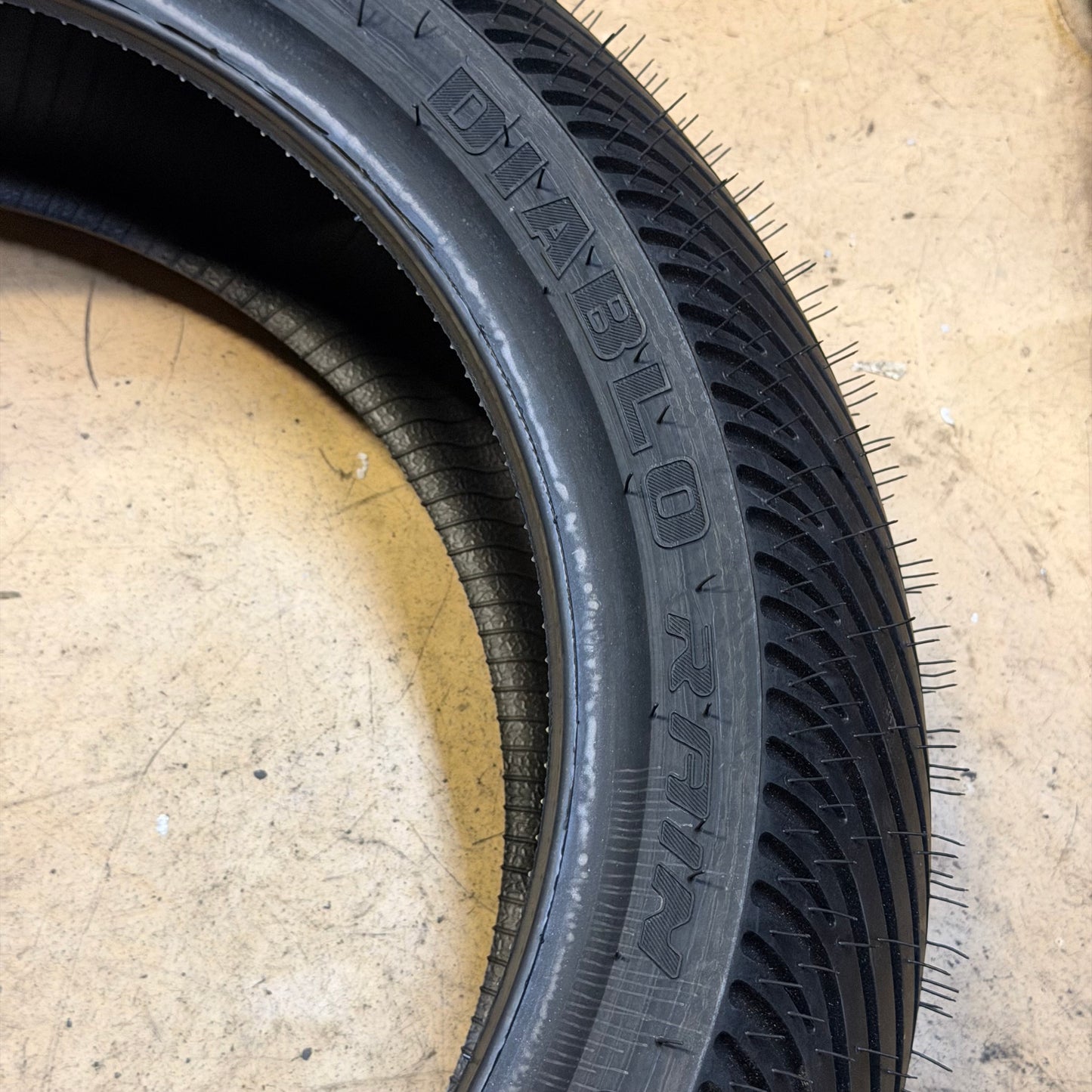 PIRELLI DIABLO RAIN SCR1 200 60 17 REAR MOTORCYCLE TIRE 2855300