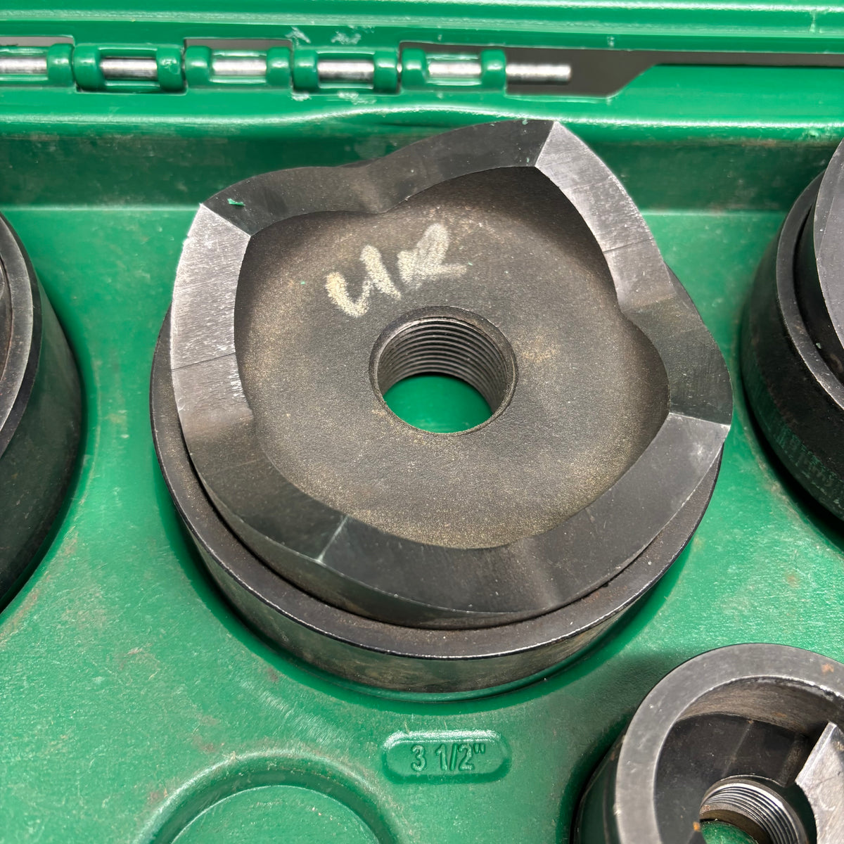 USED GREENLEE LS100X INTELLI-PUNCH 11-TON BATTERY-HYDRAULIC KNOCKOUT PUNCH KIT WITH SLUG-BUSTER