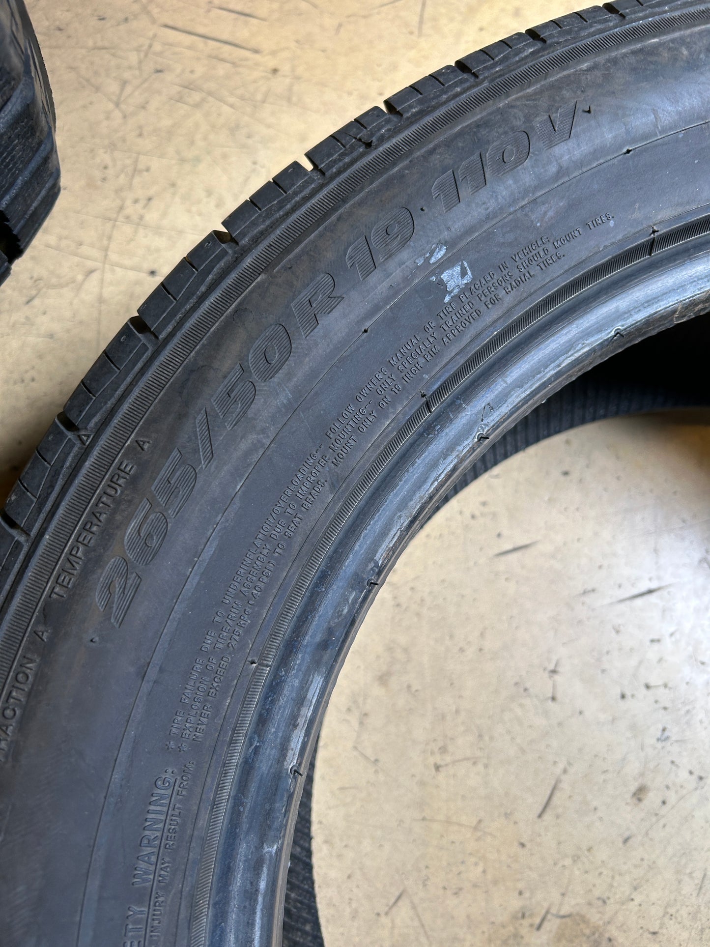 USED 10/32" TOYO OPEN COUNTRY Q/T BSW P 265/50R19 110V ALL SEASON TIRE 318350