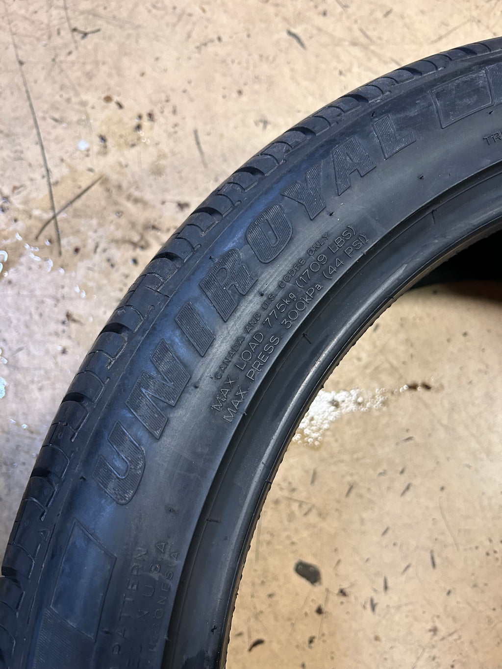 UNIROYAL TIGER PAW TOURING A/S BSW P 245 45 20 99V ALL SEASON TIRE 21117