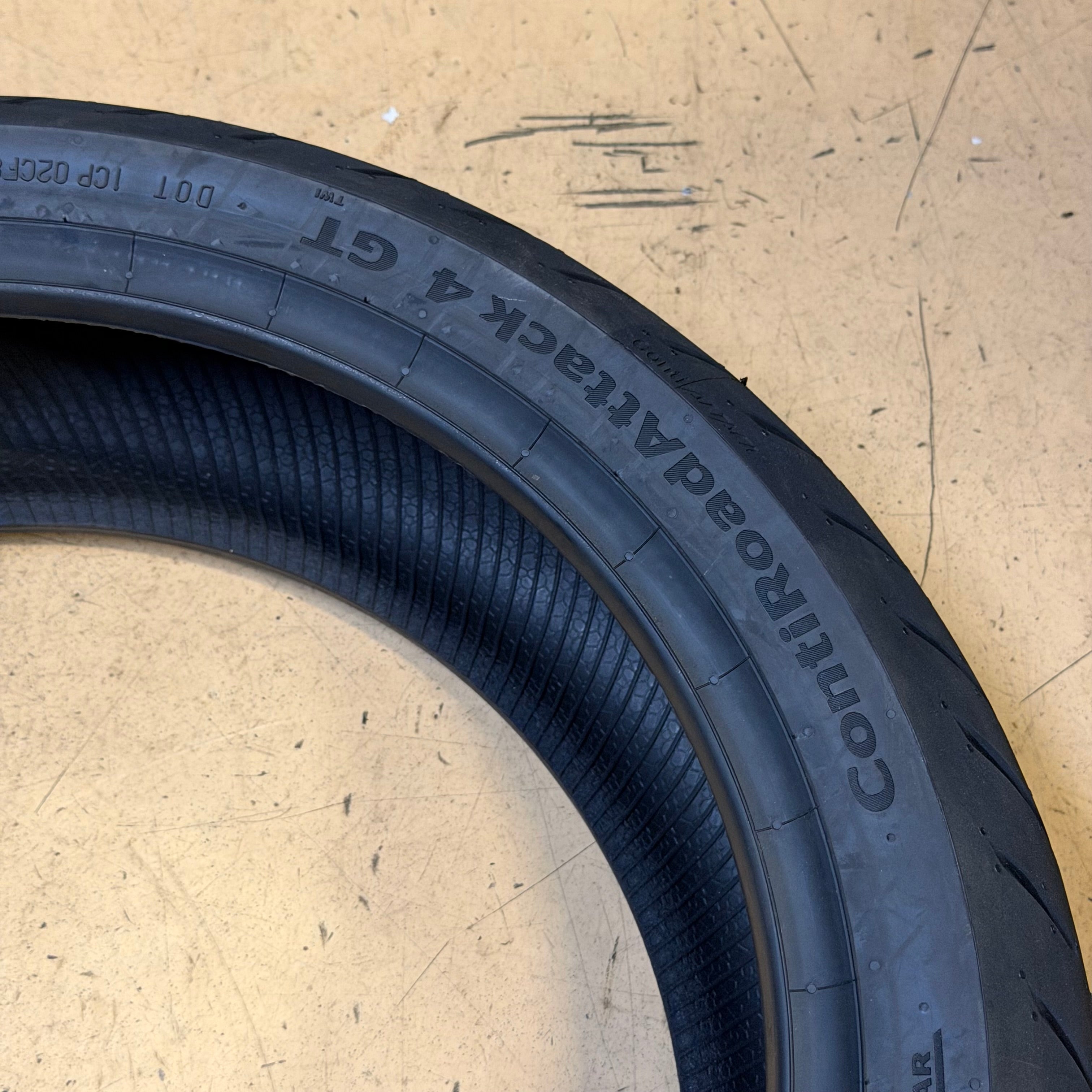 CONTINENTAL CONTI ROAD ATTACK 4 GT 190 55 17 75W REAR MOTORCYCLE TIRE 02447180000