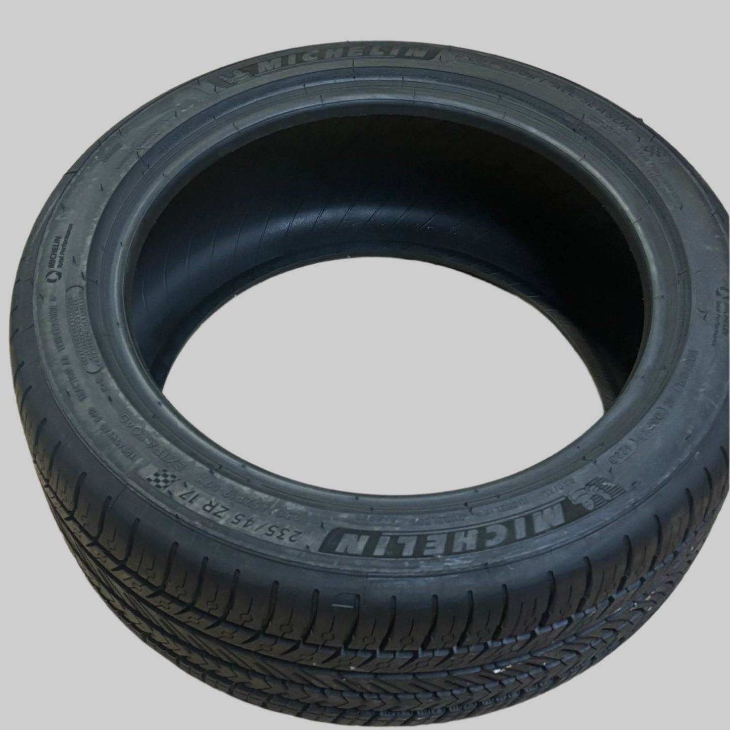 MICHELIN PILOT SPORT ALL SEASON 4 BSW P 235 45 17 97Y XL UHP TIRE 35124
