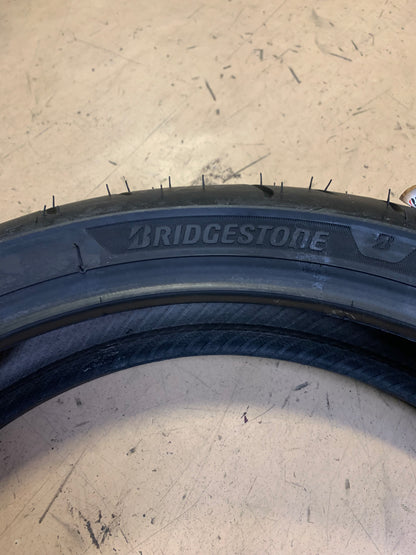 BRIDGESTONE BATTLAX SPORT TOURING T33 BSW  120 70 17 58W FRONT MOTORCYCLE TIRE 20068