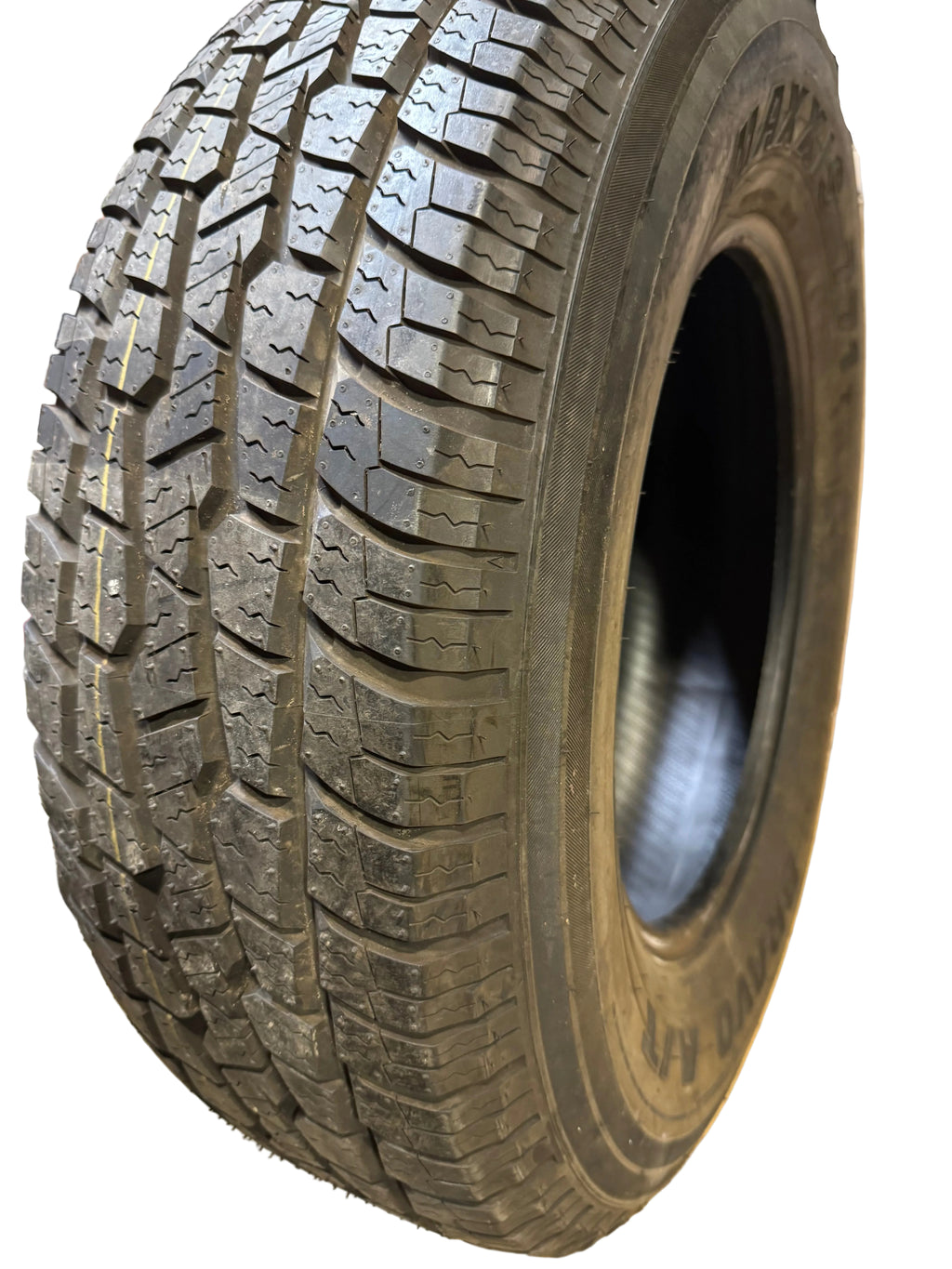 NOS MAXXIS 771T BRAVO A/T BSW P 245 65 17 112T ALL TERRAIN TIRE MBA2456517