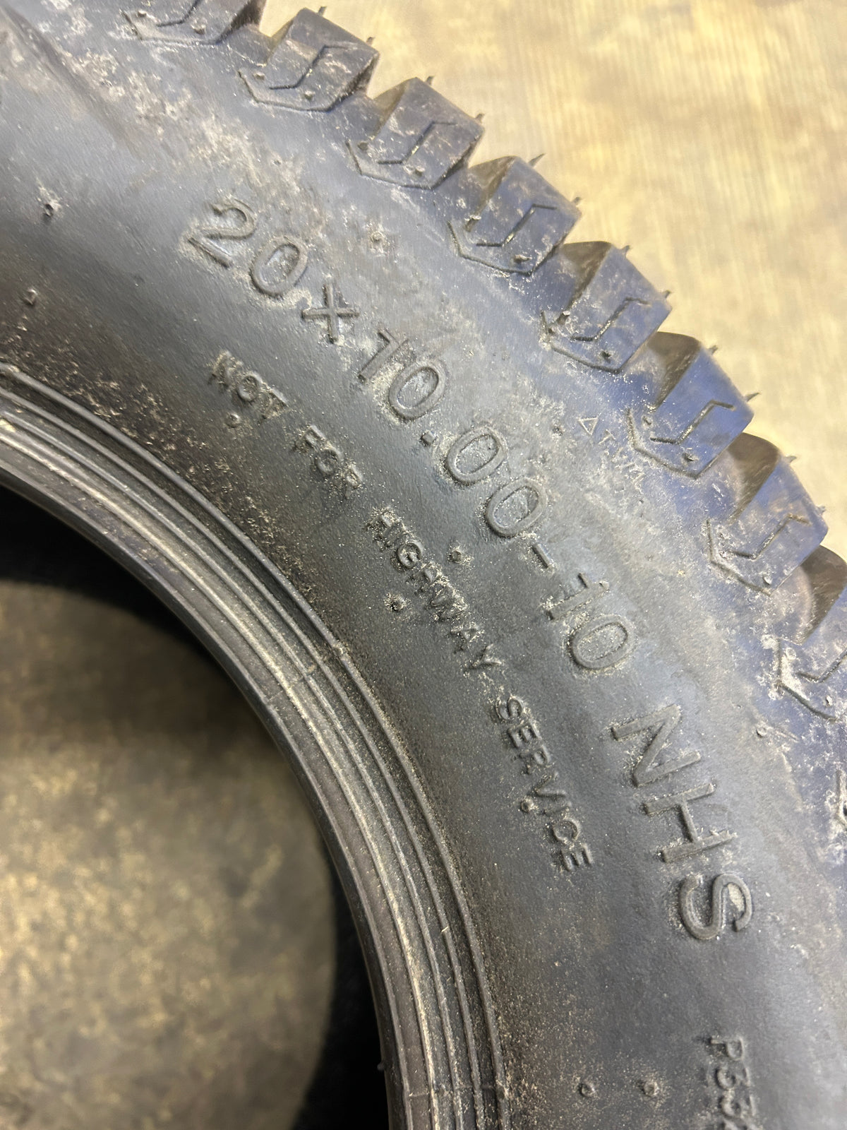 WANDA P332 BSW 20 10 10 4PLY LAWN TIRE W332201000104