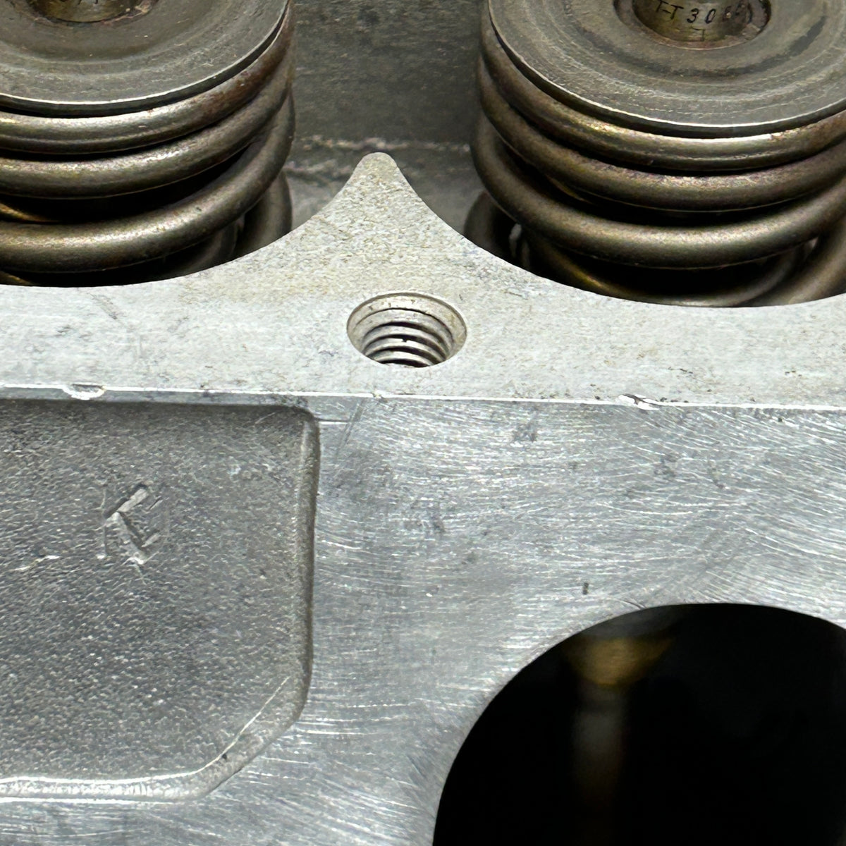 USED PORSCHE 928 S2 4.7L V8 CYLINDER HEAD 9281043483R