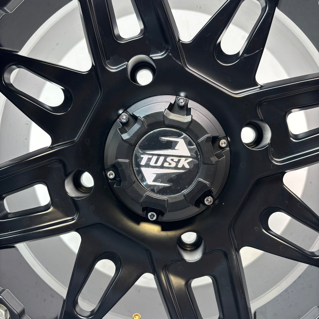 2 TUSK TD672 BLACK MATTER WHEELS 15X7 ET 30 4X6-1/4