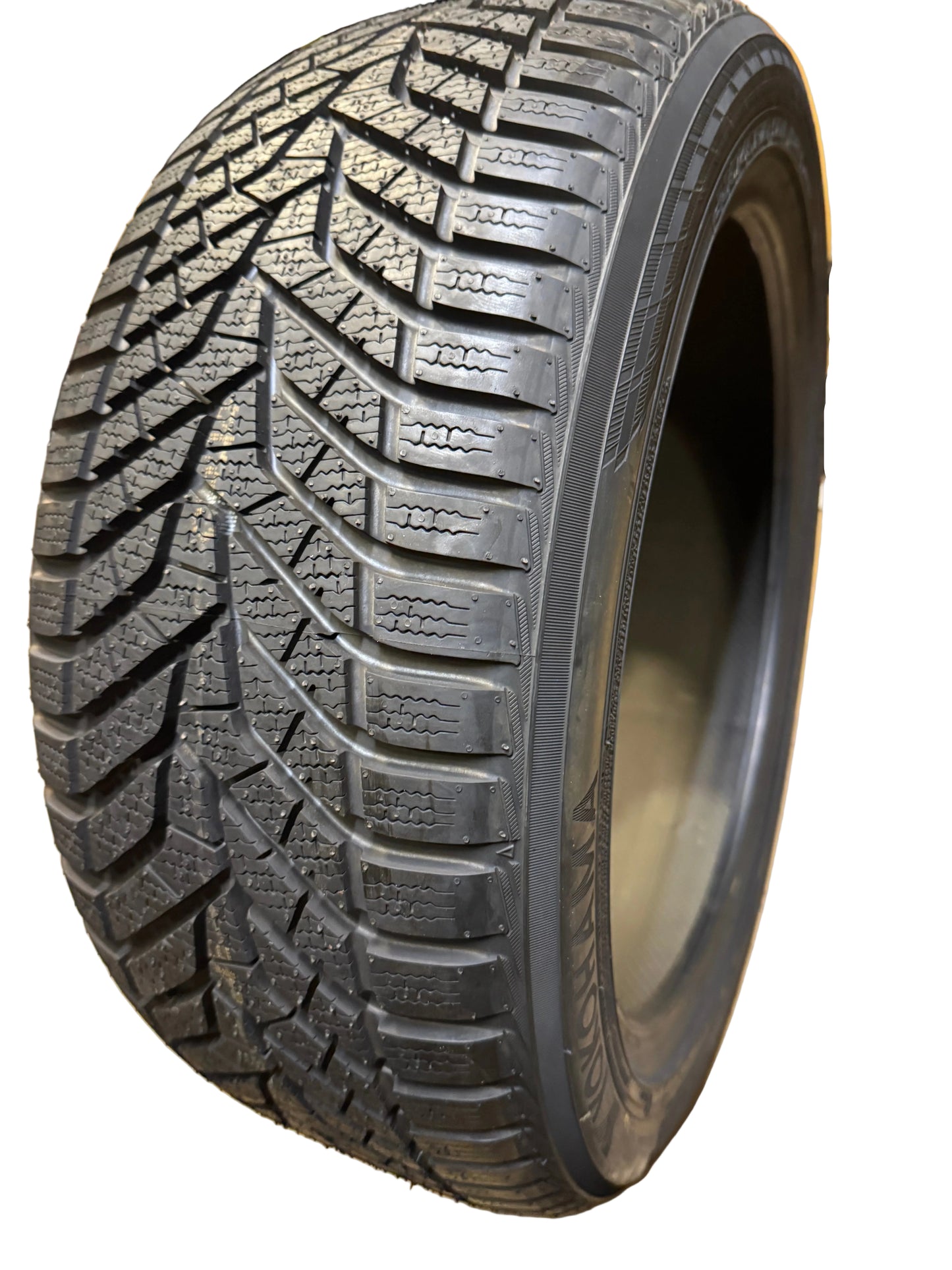 NOS YOKOHAMA BLUEARTH WINTER V905 BSW P 235 45 18 98Y XL UHP WINRER TIRE 90625