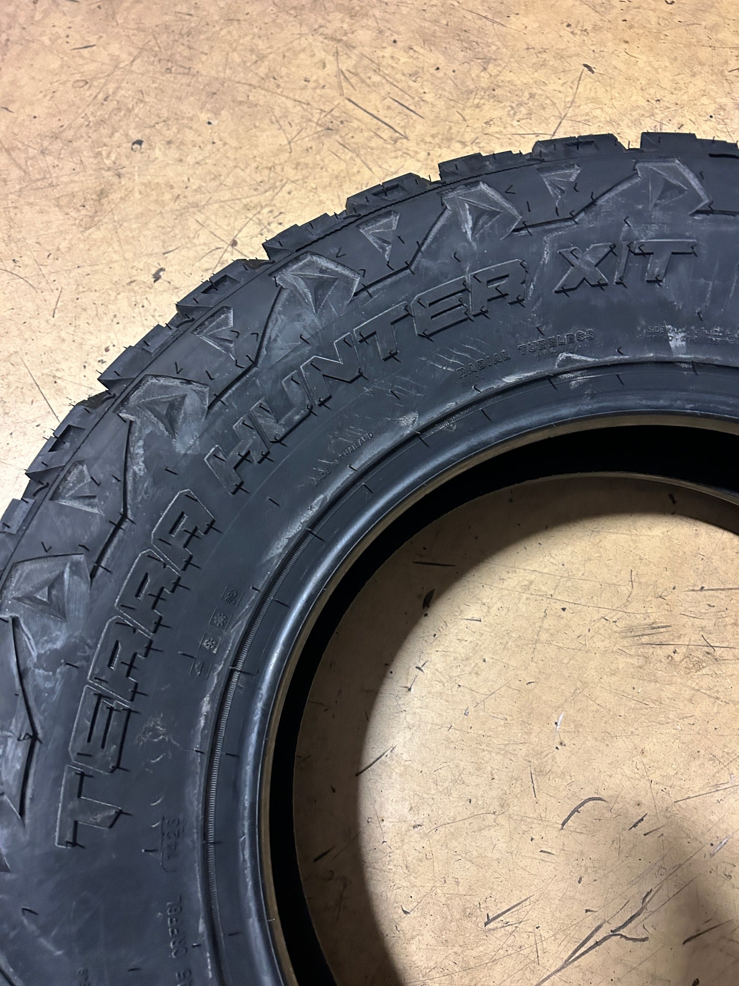 VENOM POWER TERRA HUNTER X/T LT 245 75 17 121/118S 10PLY RUGGED TIRE VPXT224R