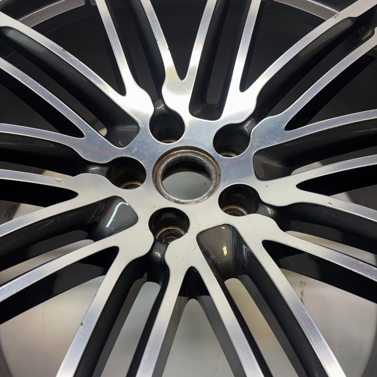 GENUINE PORSCHE MACAN 21 INCH STAGGERED SET F:21X9 ET26 R:21X10 ET26 WHEELS